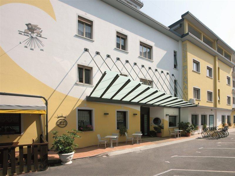 Hotel Diana 3*